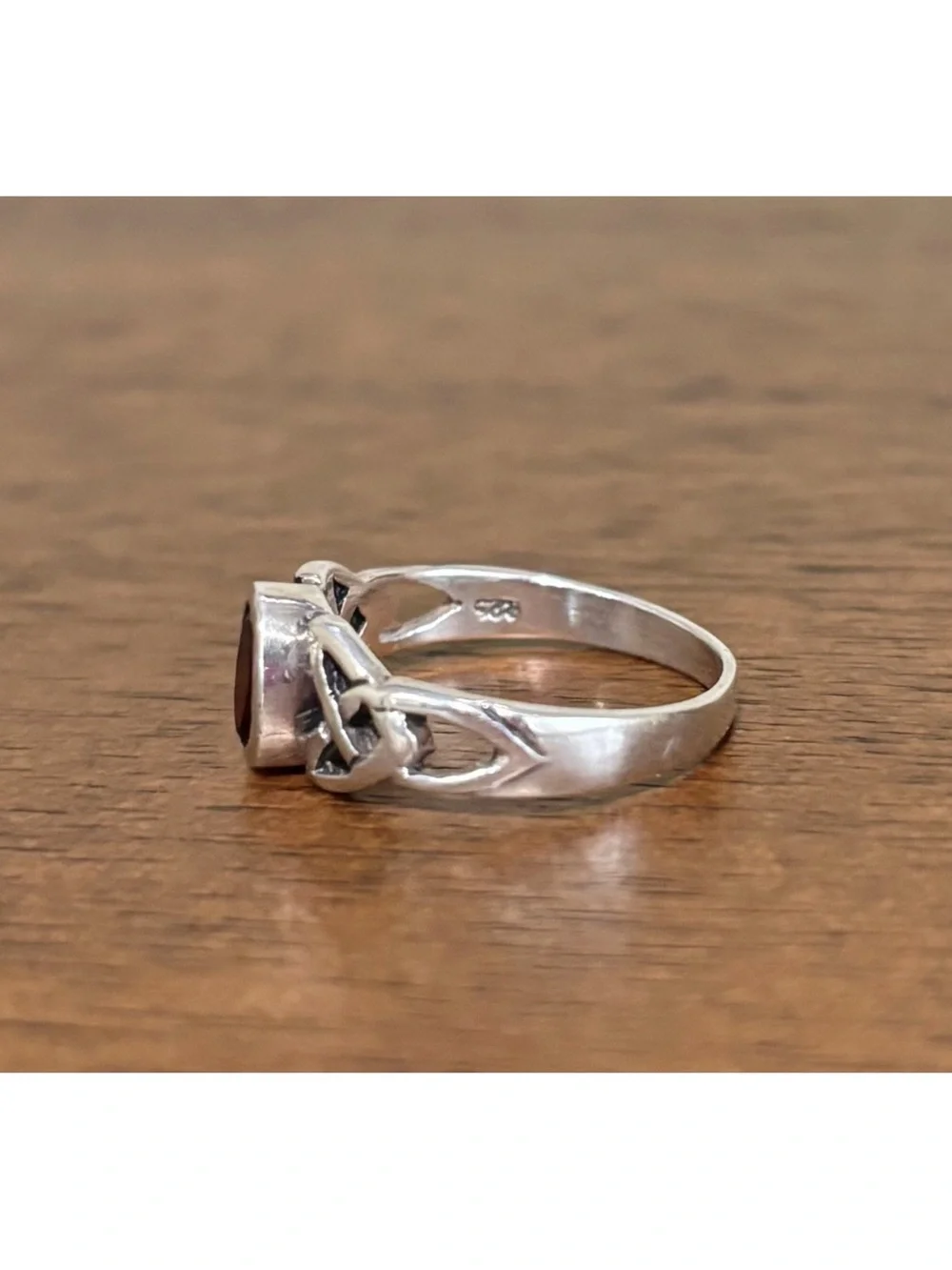 Sterling Silver 925 Celtic Knot Oval Red Garnet Ring Size 5